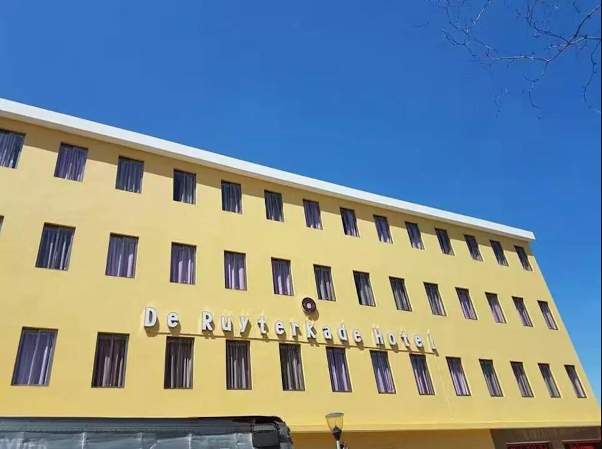Hotel De Ruyterkade Вилемстад Екстериор снимка